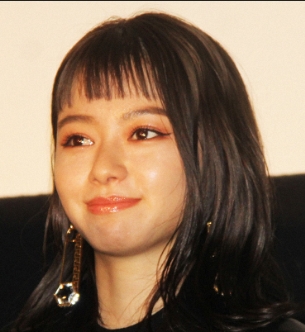 山本舞香
