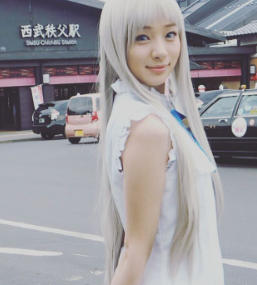 コスプレする胸が無い足立梨花