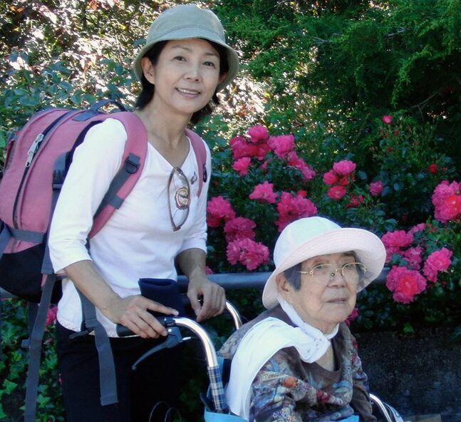 母親と一緒の市毛良枝