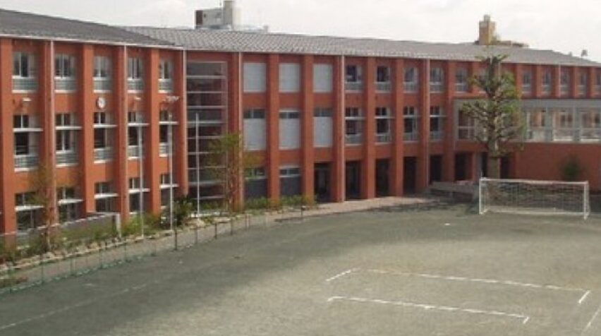 世田谷区立烏山中学校