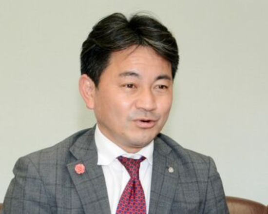 松尾佳昭町長 出典:佐賀新聞より